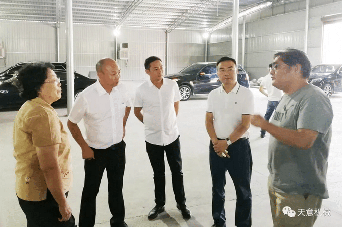 中國循環(huán)經(jīng)濟(jì)墻材革新工作委員會(huì)會(huì)長暨天意機(jī)械董事長劉洪彬受邀考察調(diào)研湖南企業(yè)