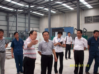 2012.7.12日李國忠教授到我公司參觀考察、指導(dǎo)工作