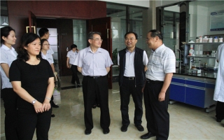 廢棄物資源化國(guó)家工程研究中心、昆明理工大學(xué)孫可偉教授,棄物資源化國(guó)家工程研究中心常務(wù)副主任、昆明理工大學(xué)教授李如燕博士蒞臨指導(dǎo)