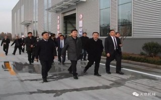 山東省住建廳黨組成員、副廳長(zhǎng)張曉海蒞臨天意機(jī)械調(diào)研指導(dǎo)