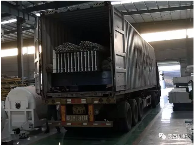 天意機械為柬埔寨客戶加工生產(chǎn)年產(chǎn)80萬平方輕質(zhì)墻板生產(chǎn)線成功裝車啟運！