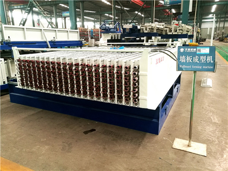 全自動(dòng)墻板機(jī)產(chǎn)量高，一機(jī)多用